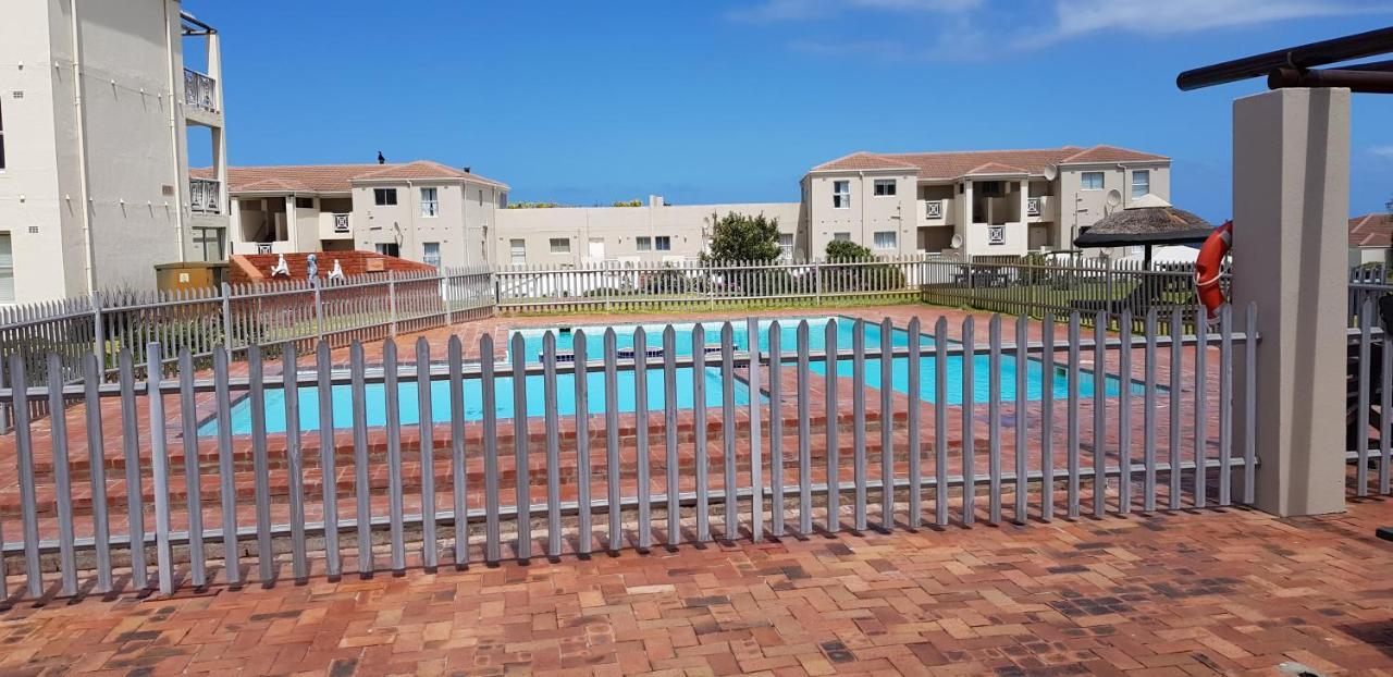 Hermanus Beach Club Bagian luar foto