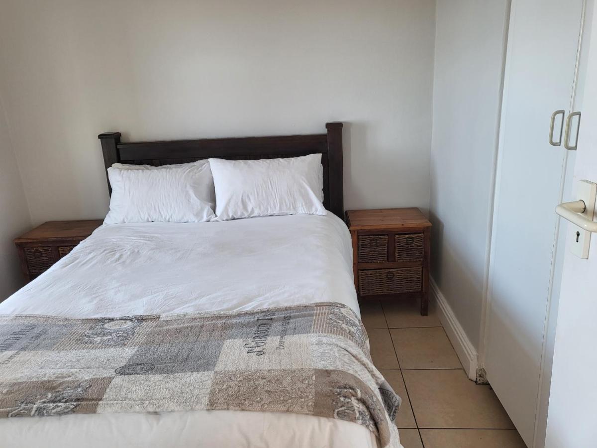 Hermanus Beach Club Bagian luar foto