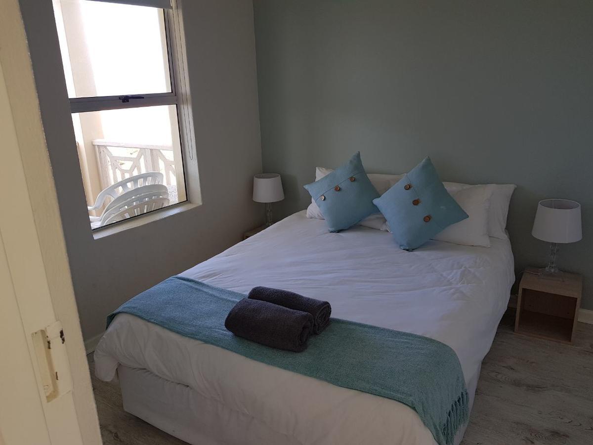 Hermanus Beach Club Apartment Bagian luar foto