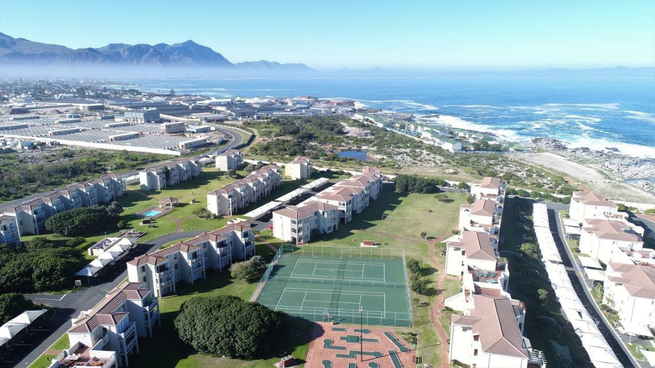 Hermanus Beach Club Apartment Bagian luar foto